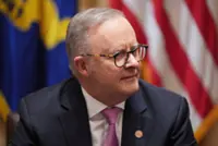 Plane carrying Australian PM makes emergency landing