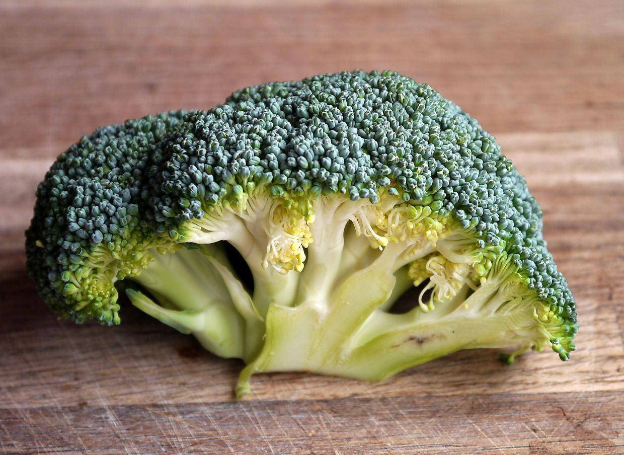 A diet high in vegetables, especially cruciferous vegetables like cauliflower and broccoli, can help mitigate the risk of developing colorectal cancer. Photo: PIXABAY/Pexels