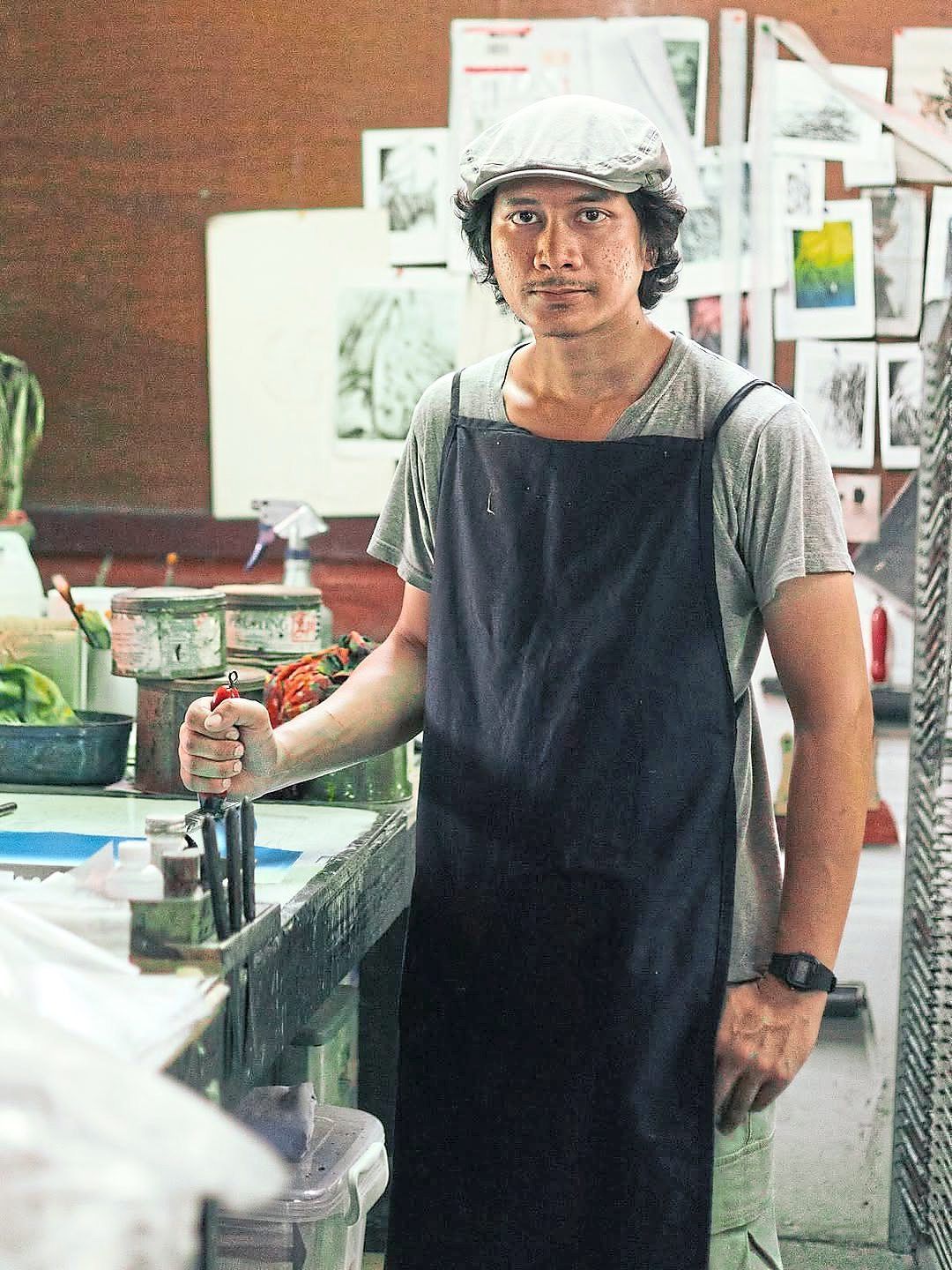 During the residency, Luqman refined his visual language and experimented with new colours and printmaking techniques. Photo: A.P Art Gallery