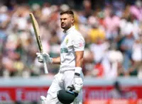 Cricket-South Africa beat Pakistan by eight wickets to level series