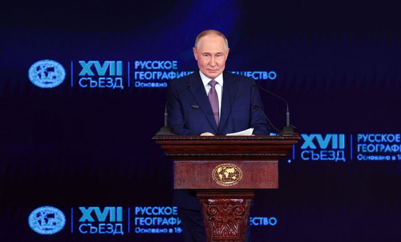 Putin says Russia will never bow to U.S. pressure 1 3585160