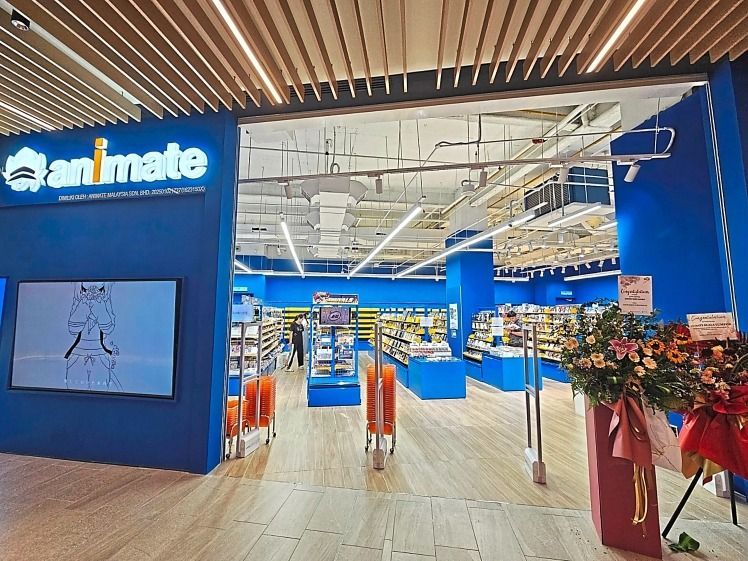 Fans can find a wide selection of official merchandise at the animate store on Level 2, from stationery and figures to comics, music and audio goods.