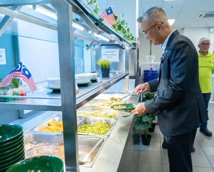 Hands on: Badminton Association of Malaysia (BAM) president Tengku Datuk Seri Zafrul Abdul Aziz at the Academy Badminton Malaysia (ABM) canteen.