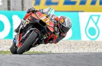 Early drama in Sepang