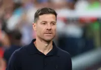 Soccer-Alonso sidesteps Yamal's 'cheating' jibe as El Clasico tensions rise