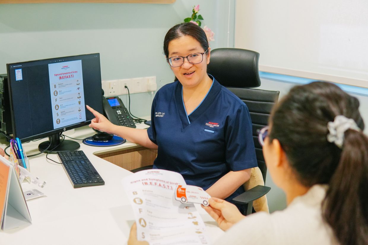 Dr Loo emphasises the importance of BEFAST to save lives.