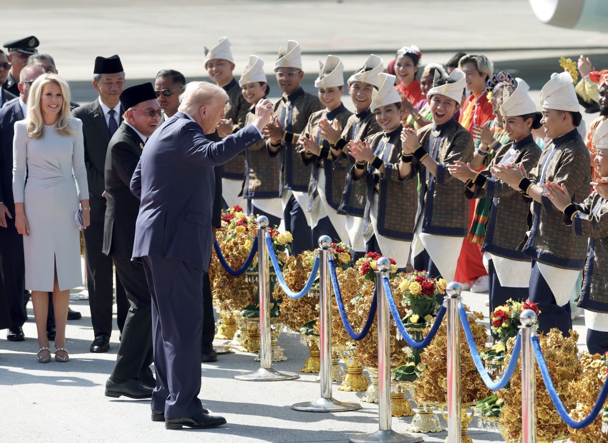 (Photo gallery) US President Donald Trump&#039;s first day in Malaysia