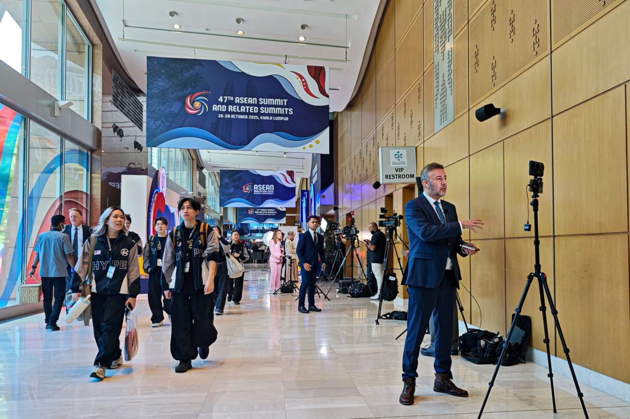 International and local media converge at the Kuala Lumpur Convention Centre, covering the kickoff of the 47th Asean Summit and Related Summits on Sunday, October 26, 2025. - Photo: Bernama