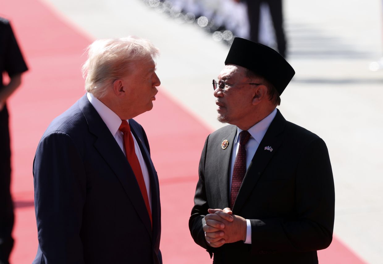 Anwar holds brief bilateral meeting with Trump on Monday morning