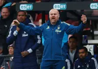 Soccer-Dyche demands more fitness as Nottingham Forest fall again