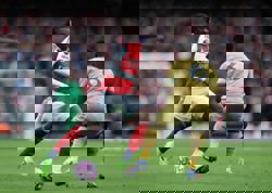 Soccer-Eze scores winner for Arsenal against former side Palace