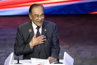 PM extends support to police outriders injured on Asean Summit duty