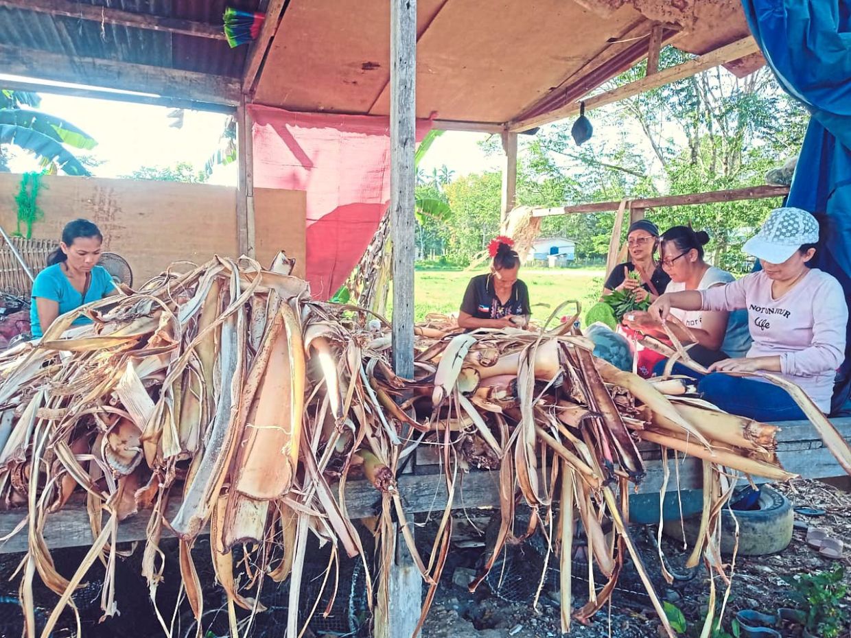 By teaching women in nearby villages to upcycle banana trunk fibre, a small community of crafters is turning farm waste into a new income stream.