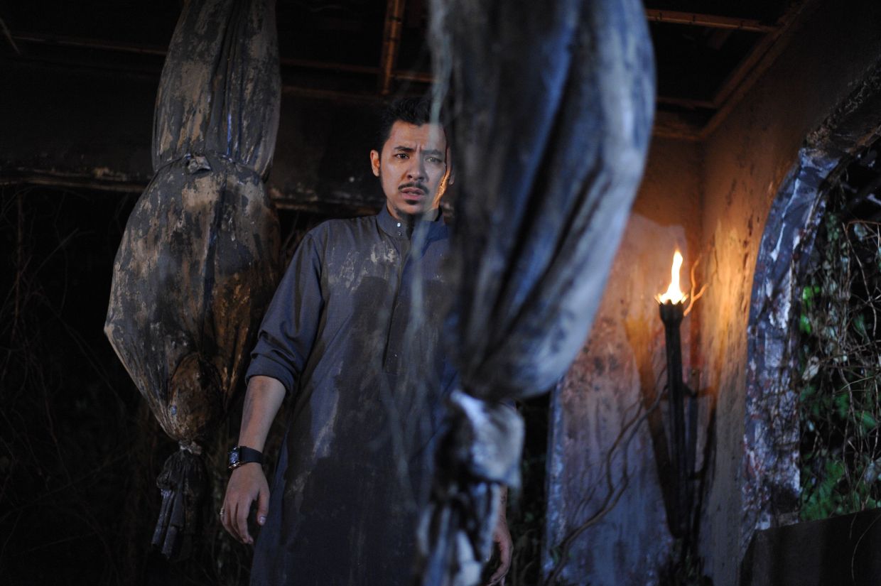 Munafik stars Syamsul Yusof, Nabila Huda and Pekin Ibrahim. Photo: Skop Productions