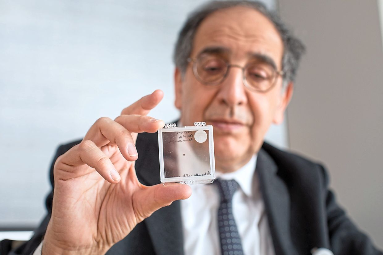 Eye implant reverses blindness from macular degeneration