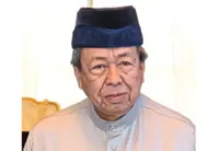 Selangor Sultan presents instruments of appointment to Syariah judges, members of state Islamic institutions