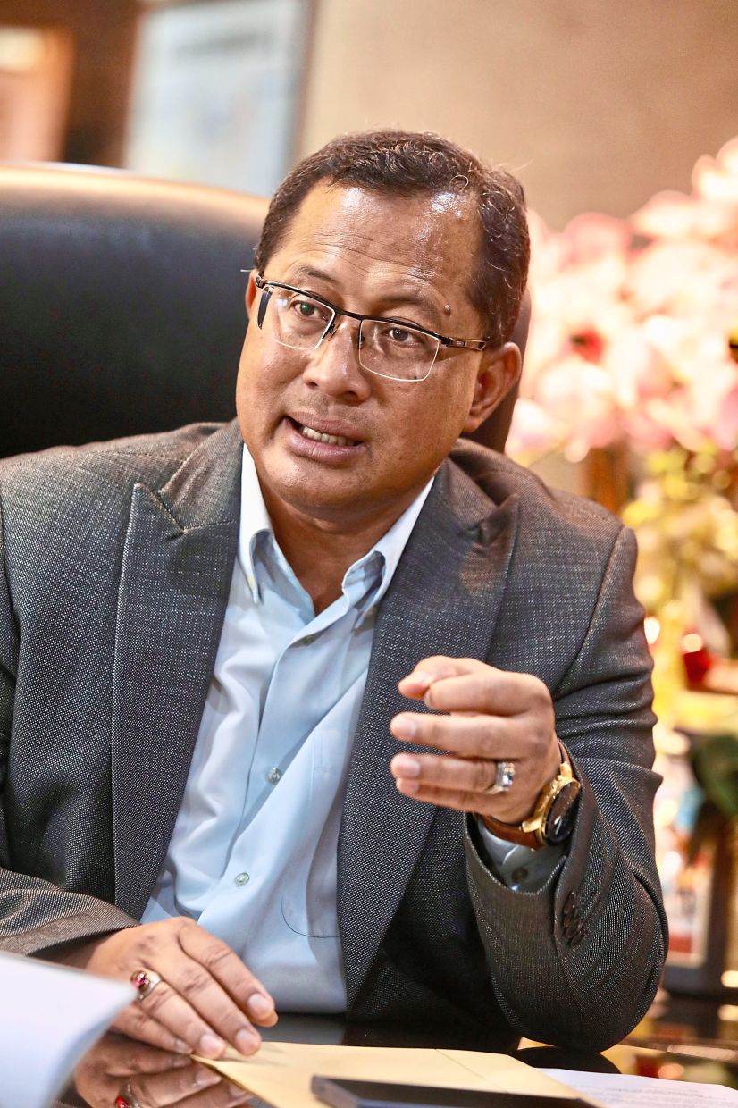 Mohamad Zahri acknowledges challenges faced by traders.