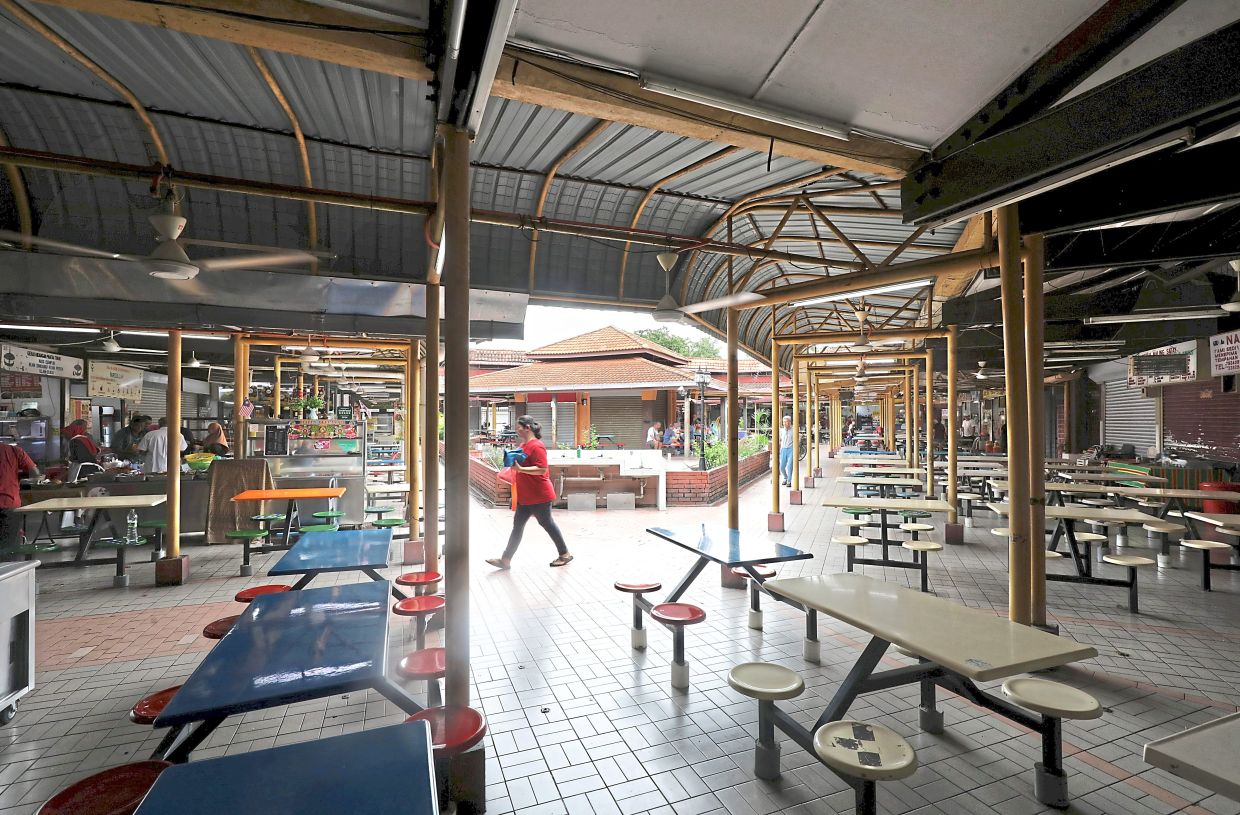 At Taman Selera Jalan Othman, the number of customers has dwindled greatly after the pandemic.