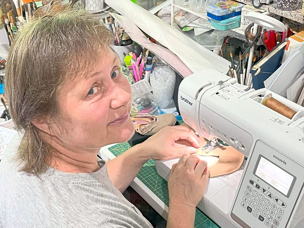 During childhood, bones and ligaments are still forming. Well-fitting, comfortable half-shoes help prevent long-term misalignment and pain for gymnasts' feet, says Antonina.