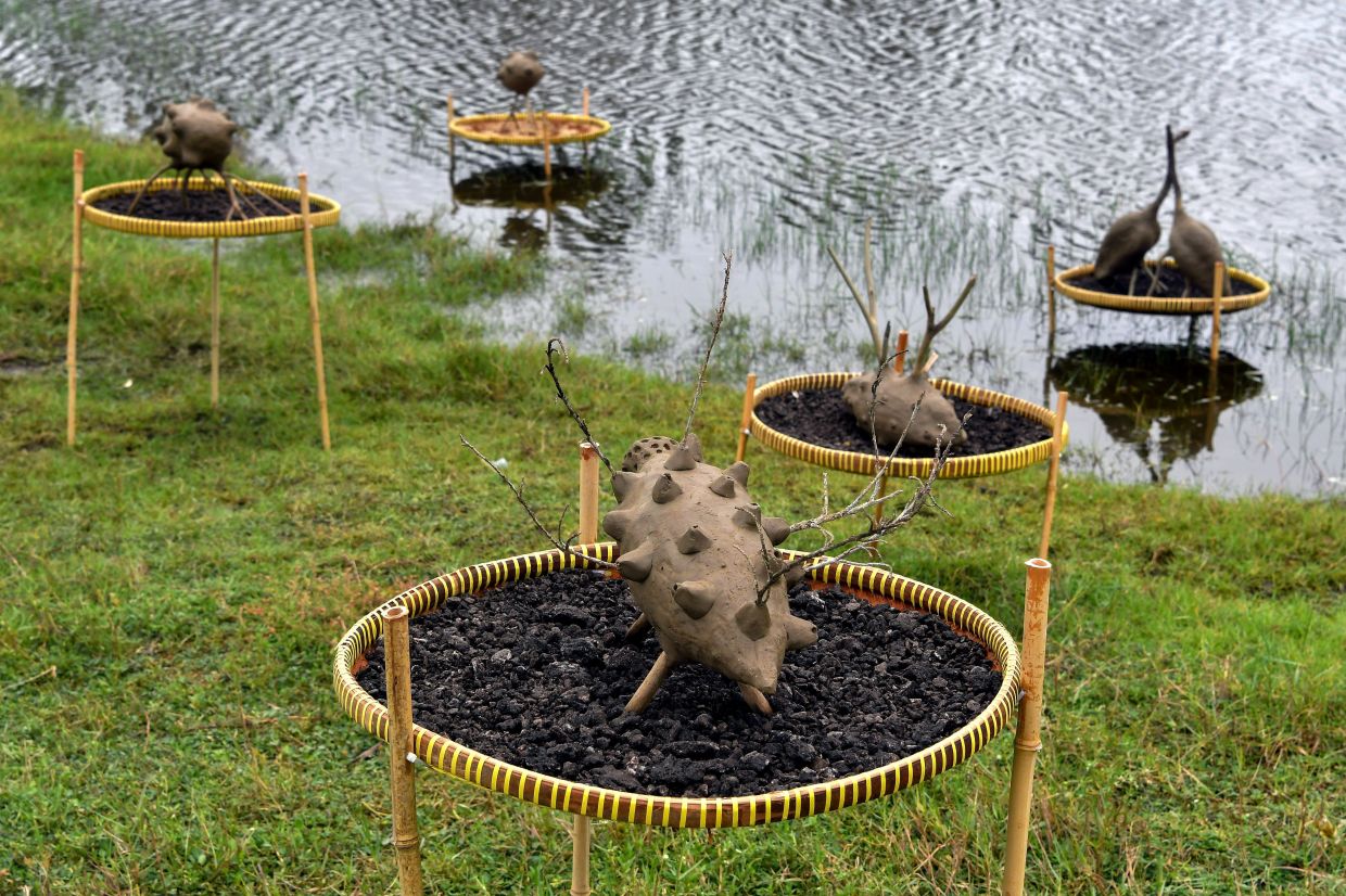 Azzaha says Pantai Pulau Kundur is an ideal venue, with nearly 90% of its residents engaged in traditional crafts such as batik, pottery, and weaving, alongside a vibrant fishing community. Photo: Bernama