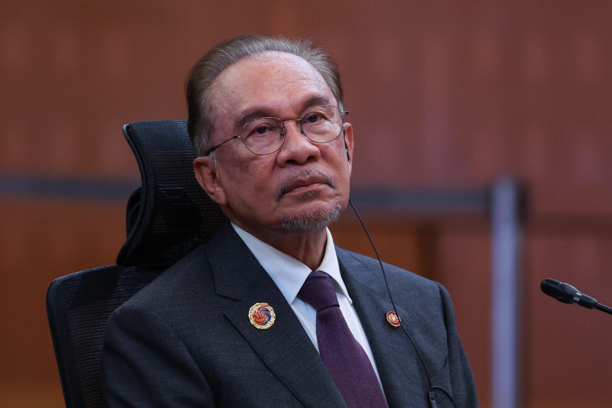 Anwar cancels Pahang visit due to back pain