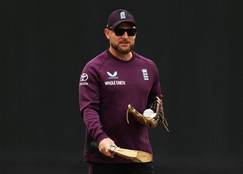 Cricket-England coach McCullum doesn't expect Ashes hangover from ODI disappointment