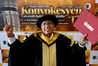 It's just a number: Lawyer earns PhD at 85
