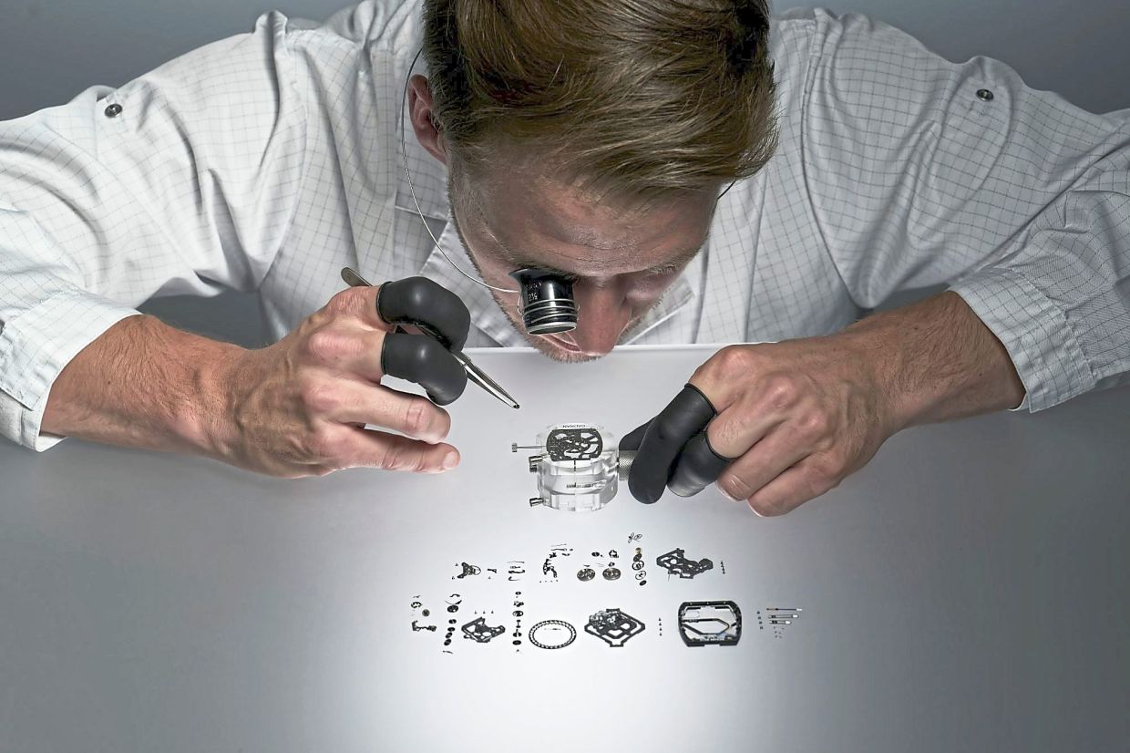 Over two decades of technical expertise goes into the RM 30-01 Automatic with Declutchable Rotor.