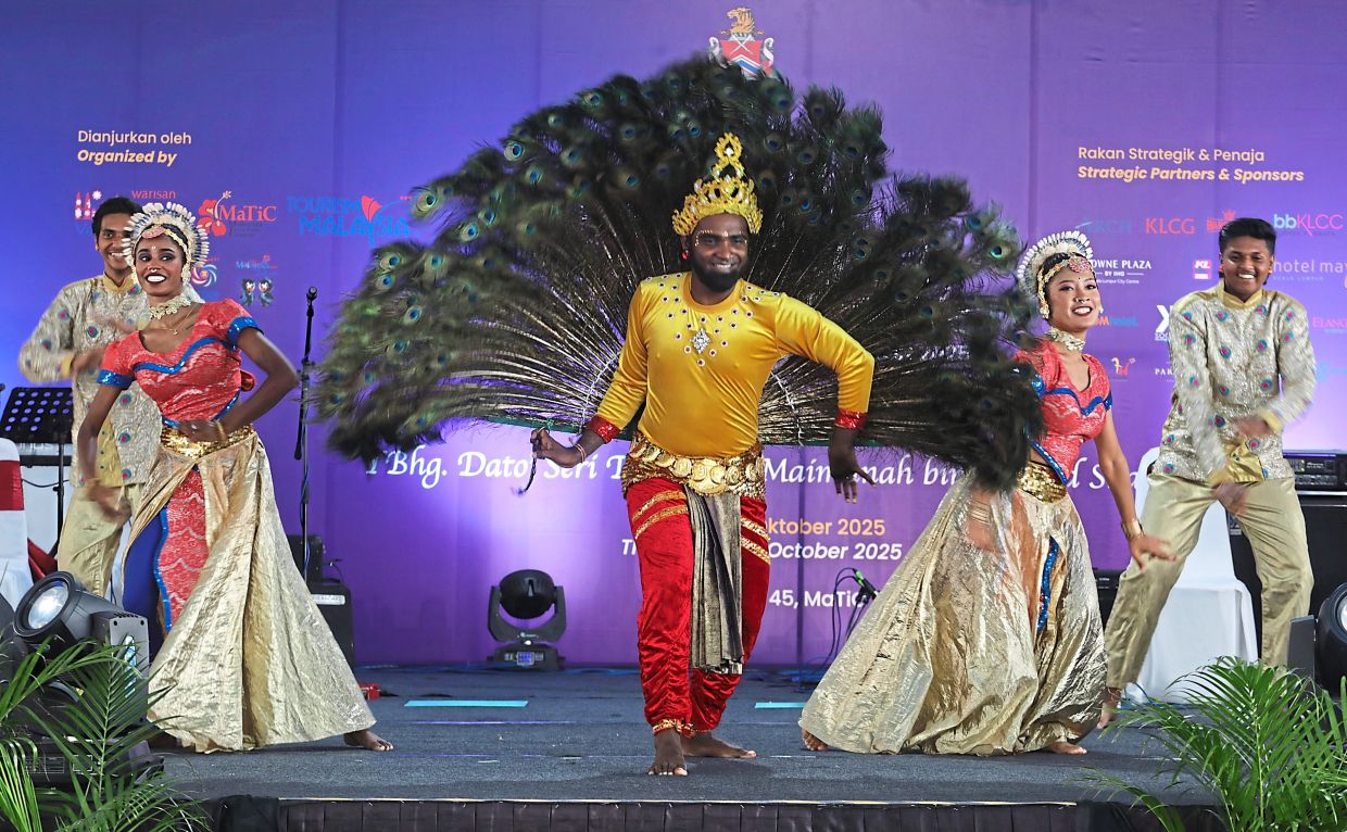 DBKL performers dancing to traditional Indian music.