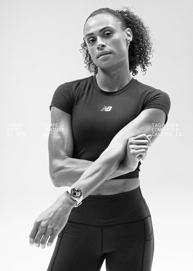 For runners, the redesigned Sports app improves readability and real-time access to essential data.