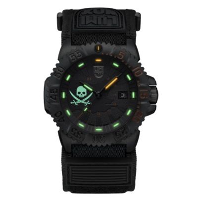 Part of the proceeds from the Luminox Pirate LM3051.PIR.LE goes to reef conservation.