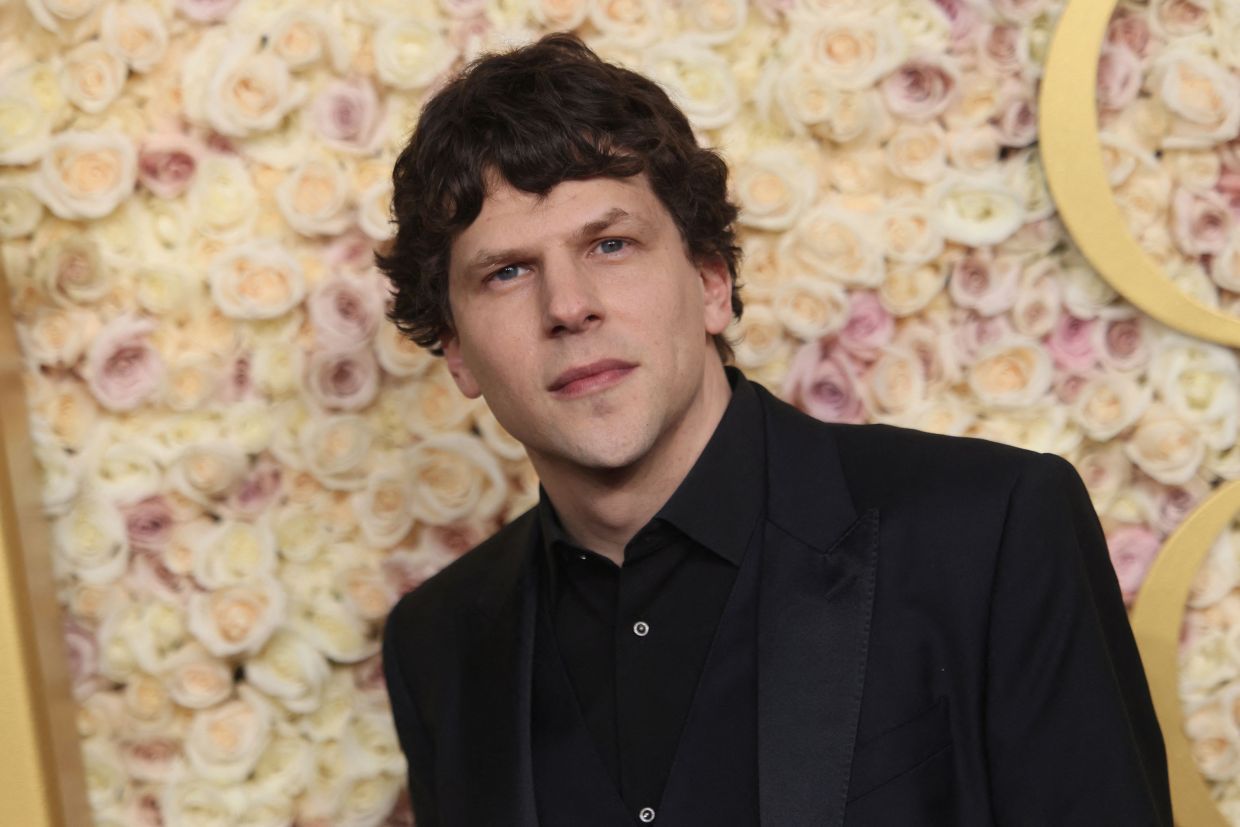Actor Jesse Eisenberg to donate his kidney to a stranger The Star