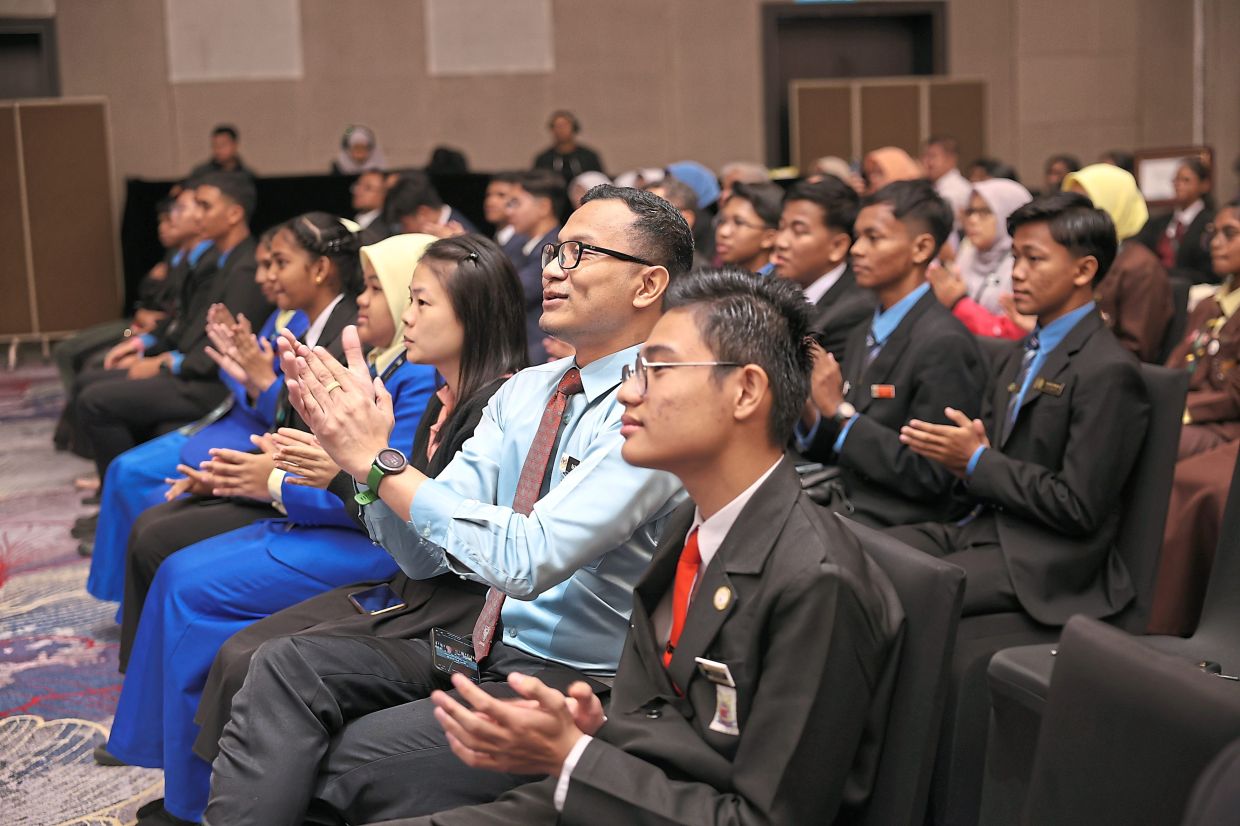 Applauding TEY 2025 finalists.