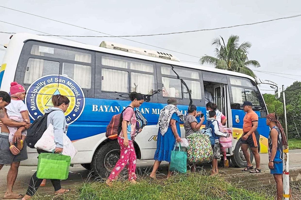 Typhoon Kalmaegi to hit island provinces