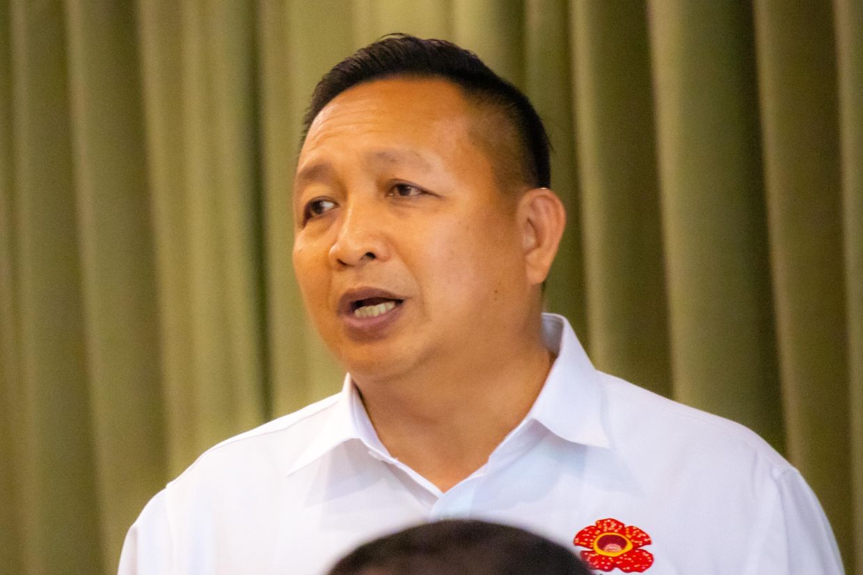 PKDM deputy president Datuk Wetrom Bahanda speaking during an engagement session with Chinese community leaders in Sandakan.