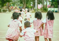 Between neglect and abuse: Keep our children safe