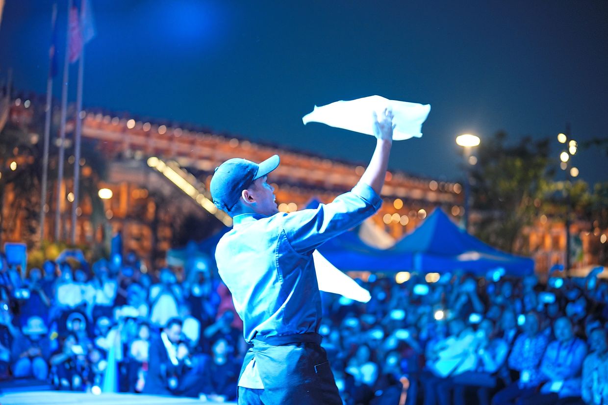 The flying roti canai shows were a crowd favourite at the Malaysia Pavilion. The dish was also crowned #1 most delicious at expo 2025 Osaka by Yomiuri TV.