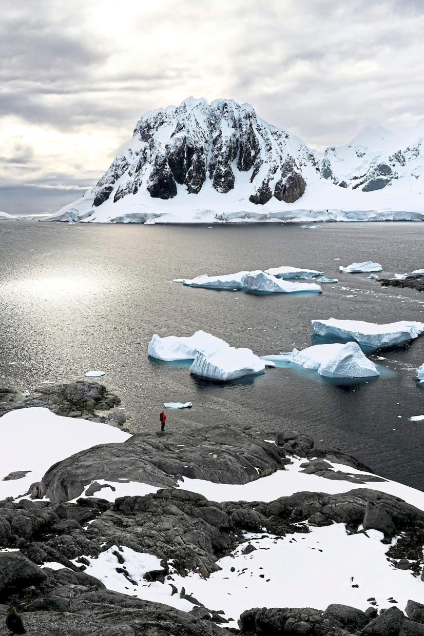 Two French explorers seek ancient Antarctica ice in climate change study