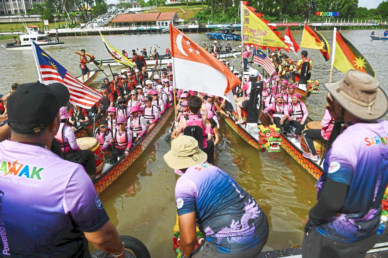 Participants of the Sarawak International Dragon Boat Regatta as part of Sarawak Regatta included teams from Brunei, Indonesia, Singapore and Hong Kong. — Bernama