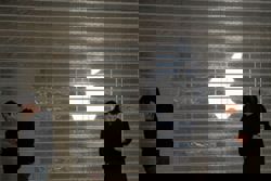 Apple now letting users scale back its controversial new iOS design