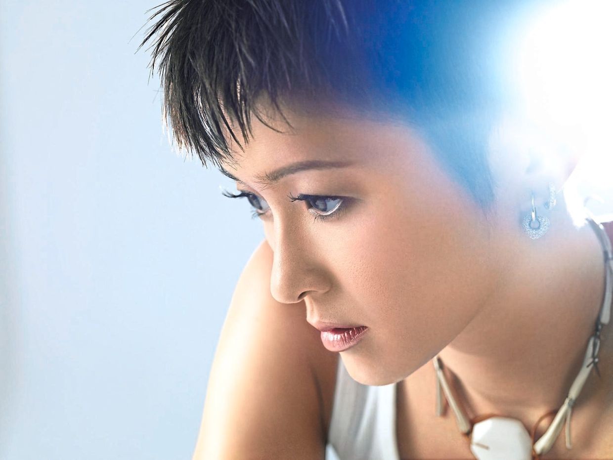 Melissa Indot brings Yuletide cheer to Bobo KL on Dec 3 and 4 with ‘A Very 007 Christmas’.