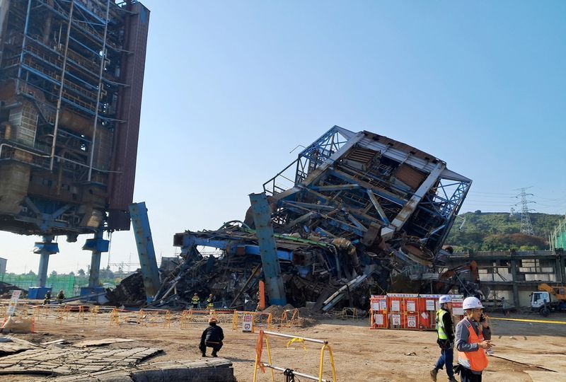 One dead in South Korea power plant collapse as safety fears hamper rescue 1 3610150
