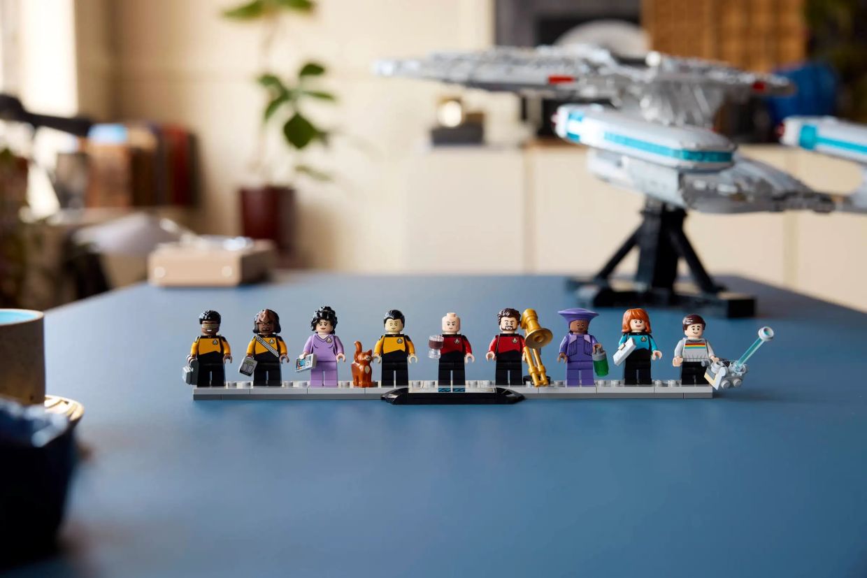 The set has nine minifigures in total.— Photo: The Lego Group