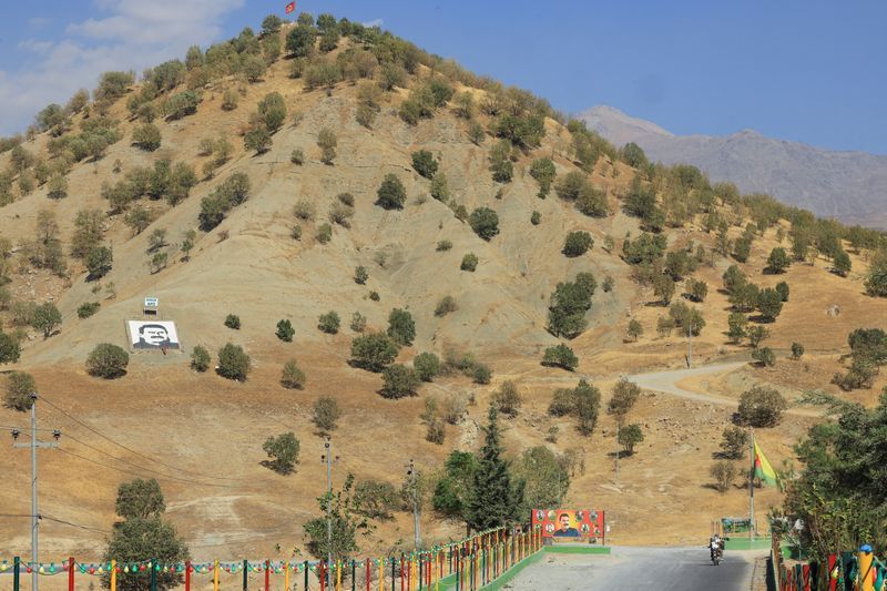 Exclusive-Turkey preparing law to let PKK fighters return under peace plan 1 3611367