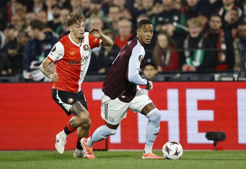 Soccer-Feyenoord midfielder Valente gets first call-up to Dutch squad