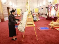 Lao Vice President pays respects to Thailand’s Queen Mother