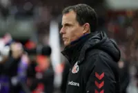 Soccer-Sunderland will need masterclass against Arsenal, says le Bris