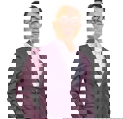 Guan Chong sticks to the grind