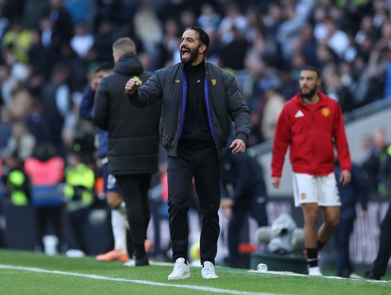 Soccer-United 'too comfortable' in dramatic draw at Spurs, says Amorim