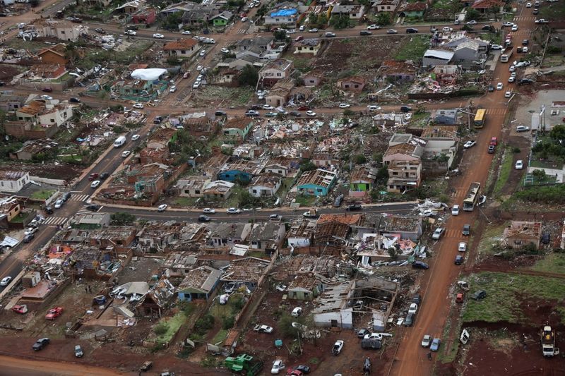 Tornado in southern Brazil kills six, injures hundreds 1 3612769